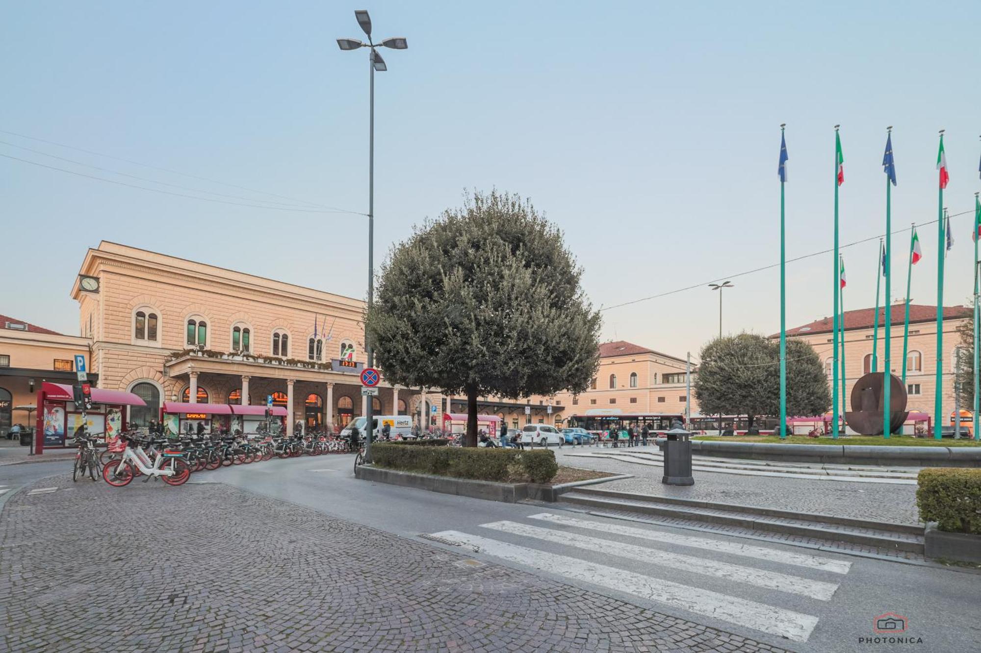 Front Station Apartment - Stazione Centrale Di Bologna Kültér fotó
