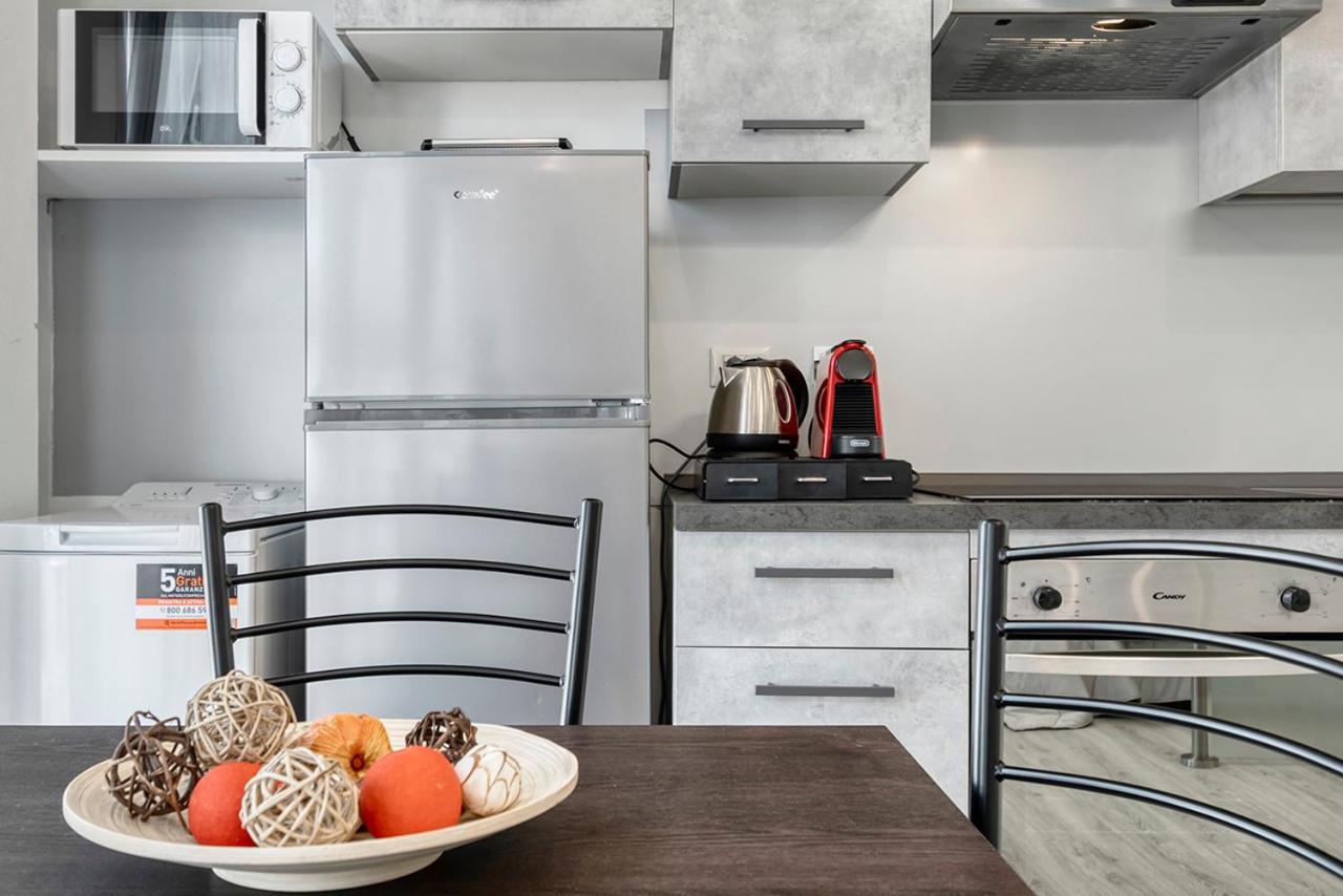 Front Station Apartment - Stazione Centrale Di Bologna Kültér fotó